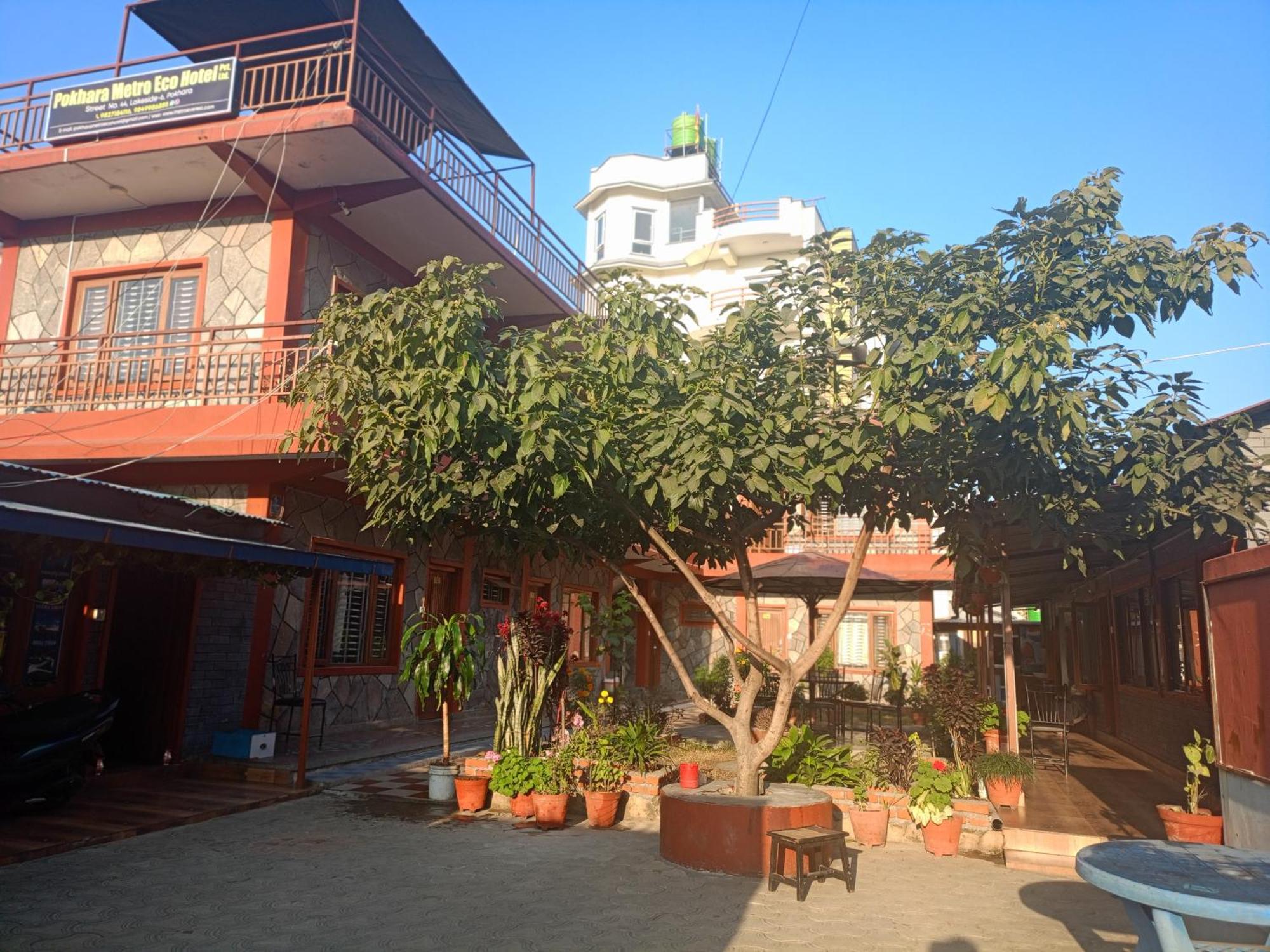 Pokhara Metro Eco Hotel Exterior foto